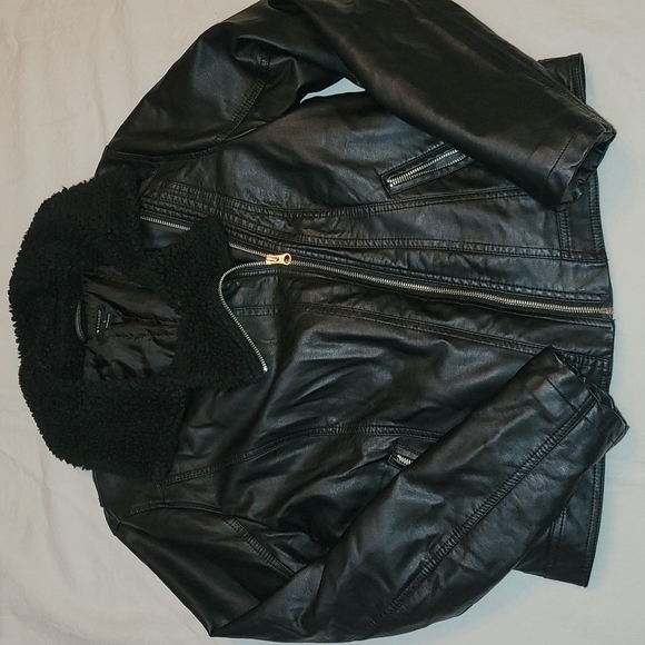 I ❤ Ronson Jackets & Blazers - I ❤ Ronson jacket moto black faux leather and sherpa neckline silver zippers